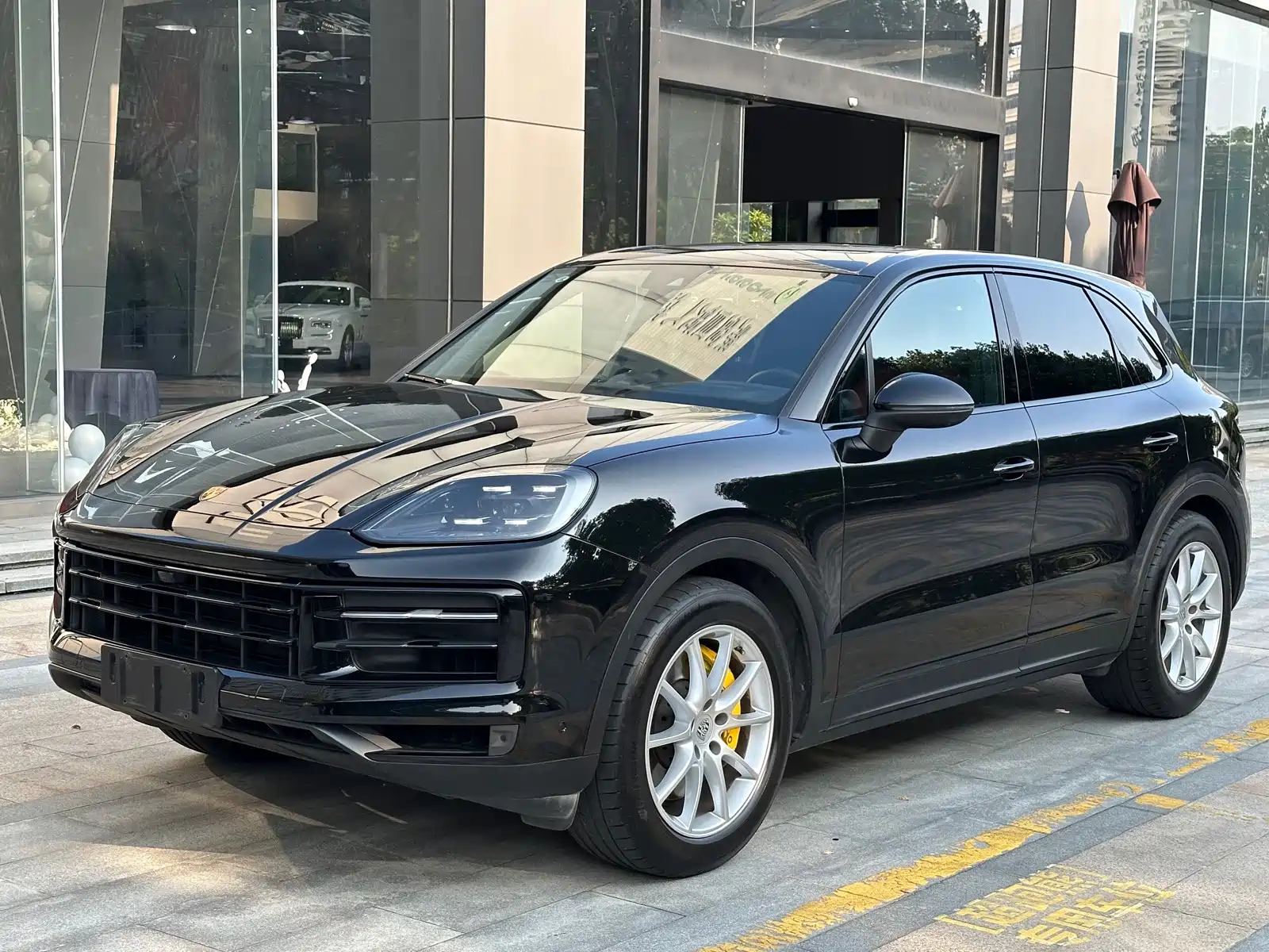 Photo 1 - Porsche Cayenne