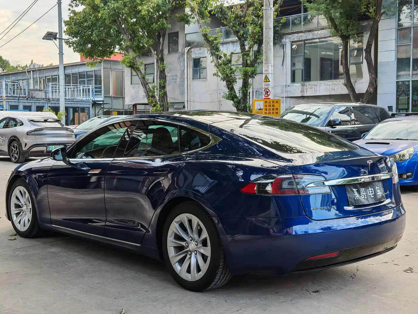 TESLA MODEL S