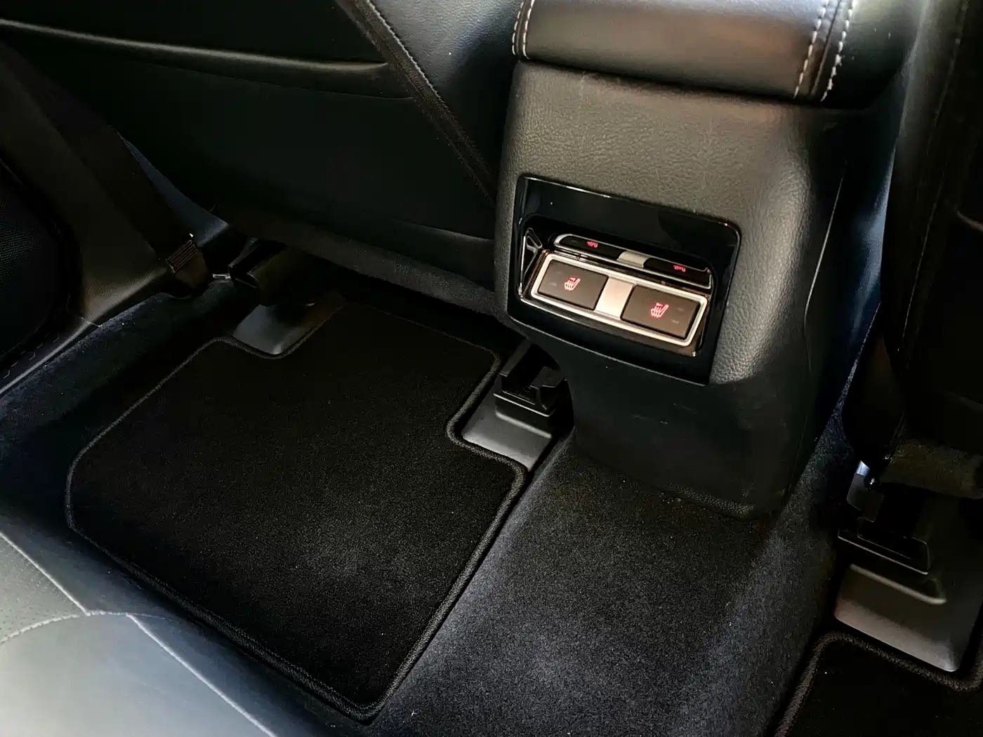 Subaru Forester 2016 2.5i Prestige Navigation Edition фото 10
