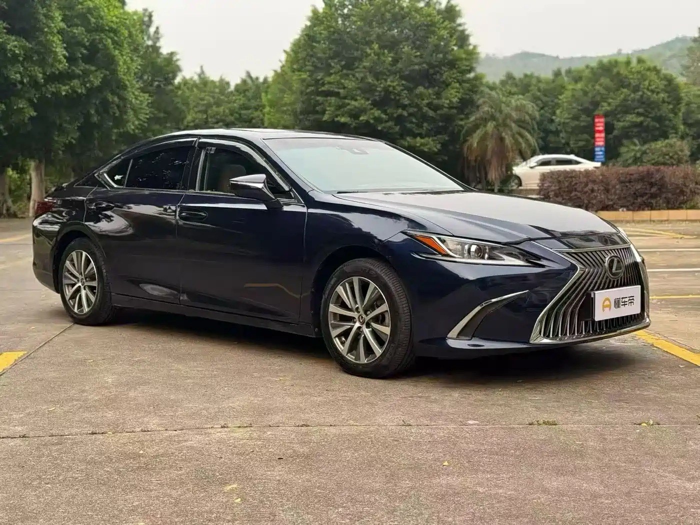 Lexus ES 2021 200 Excellence Edition фото 3