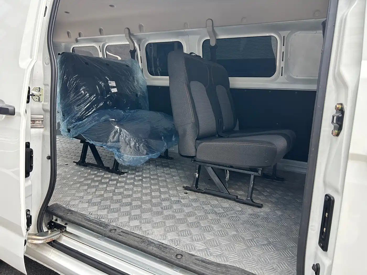 Cowin Kaiyi River Dolphin E7 2025 2025 Startup Edition 50.38kWh 6-seater