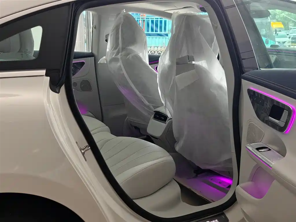 Mercedes-Benz EQE 2025 Model 500 4MATIC Luxury Edition фото 8