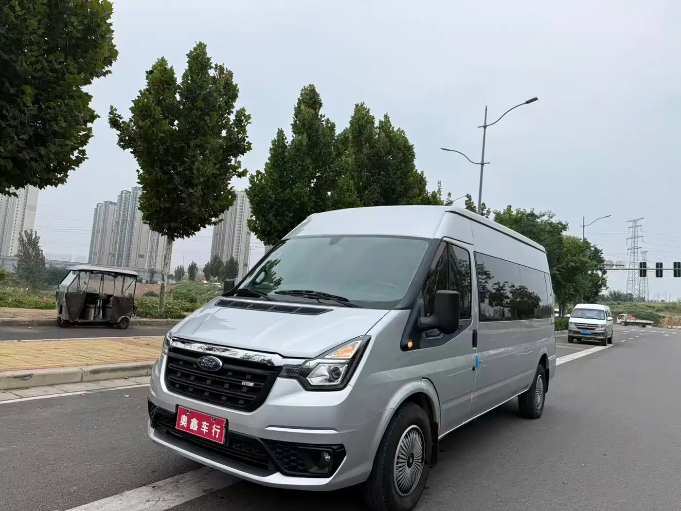 Ford New Generation Transit 2021 2021 Model 2.2T Manual Logistics Vehicle Pro Long Wheelbase 7-Seat Medium Roof China VI