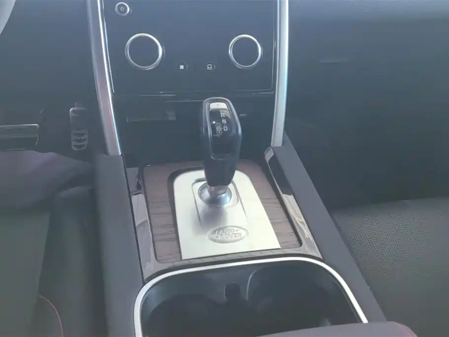LAND ROVER DISCOVER SPORTS