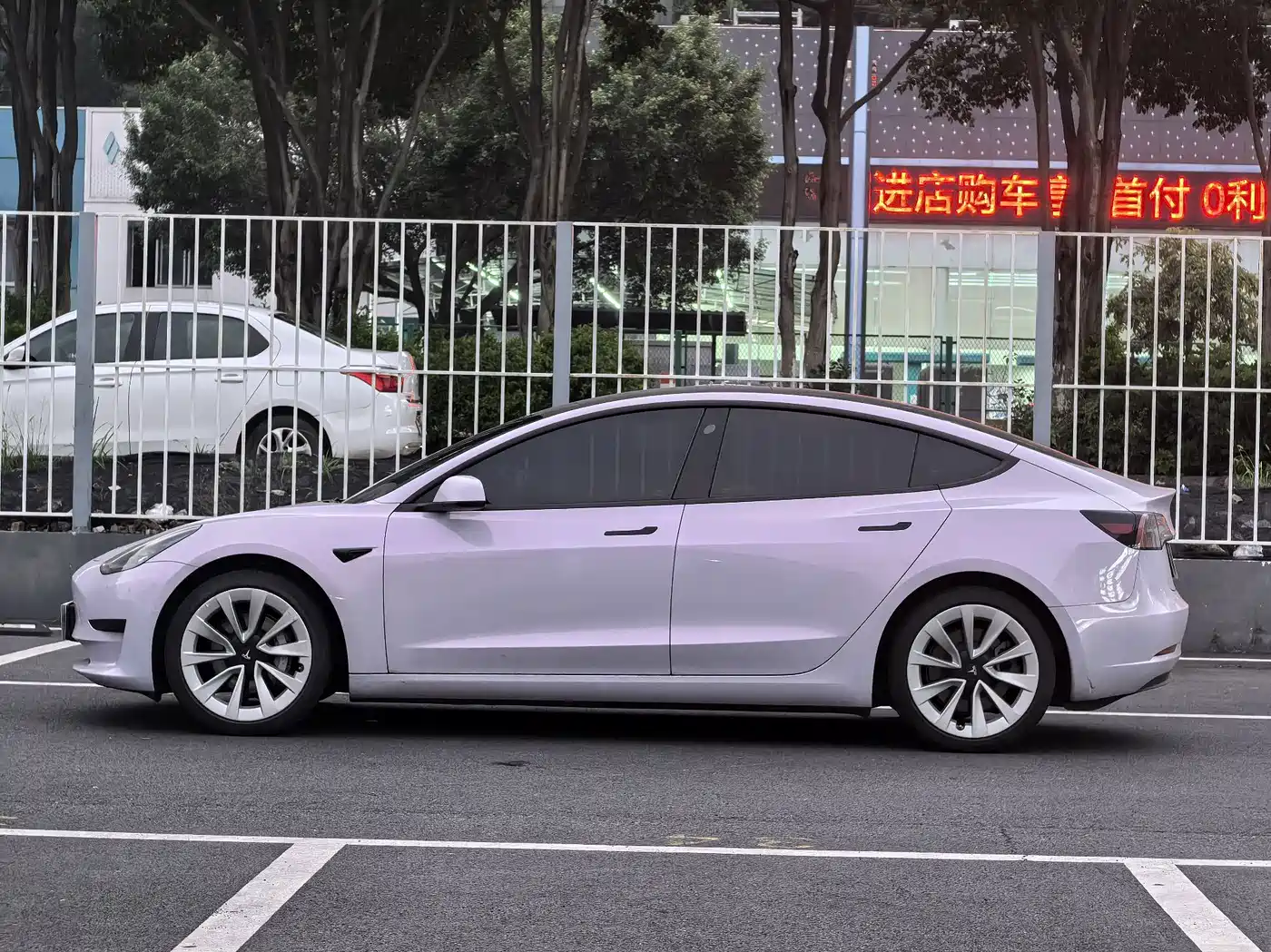 Фото 4 - Tesla Model 3