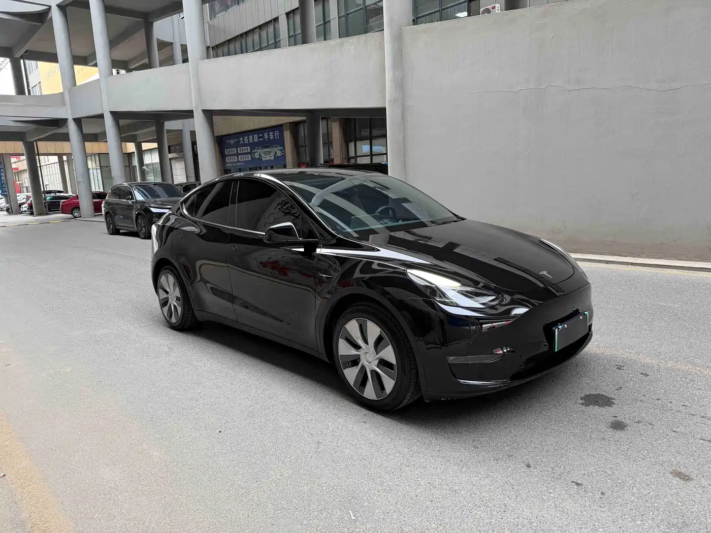 TESLA MODEL Y