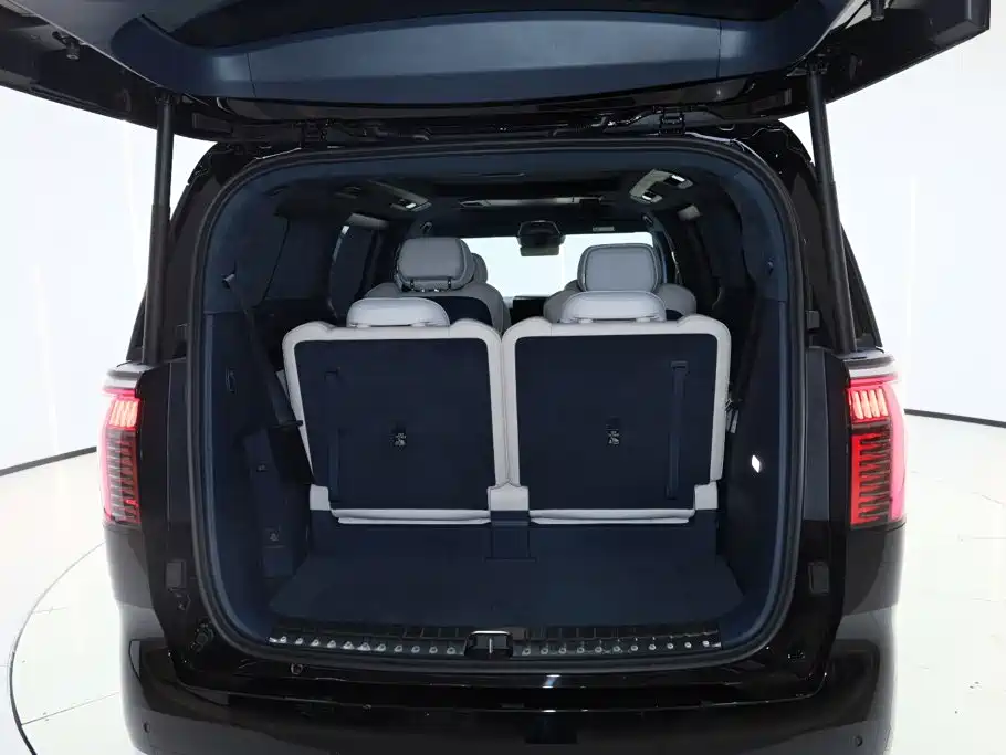 ZEEKR 009 2026 2024 6-seat Executive AWD 108kWh
