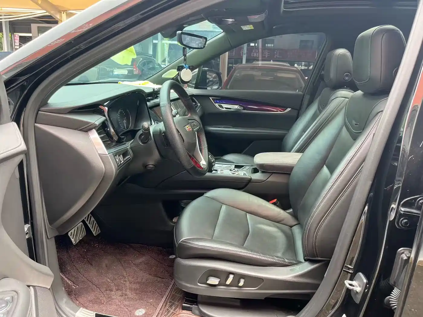 Фото 5 - Cadillac XT6