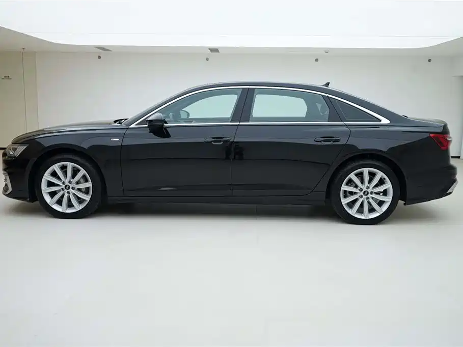 Audi A6L 2023 45 TFSI Premium Selection Dynamic фото 3