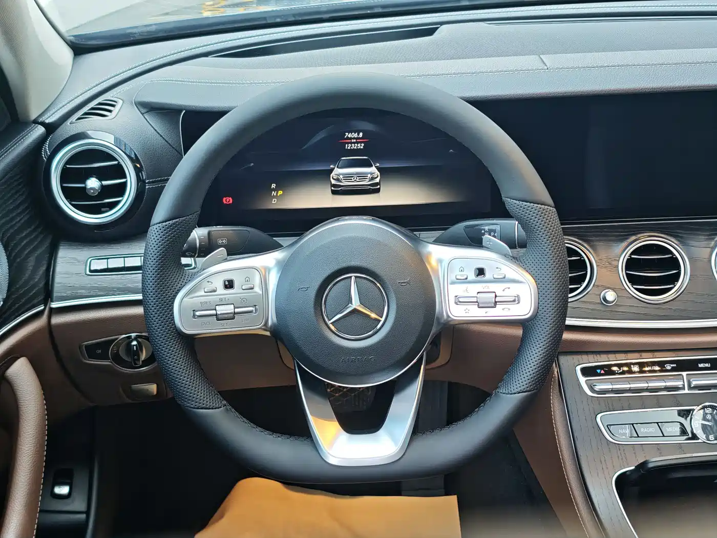 Mercedes-Benz E-Class 2020 Facelift E 300 L Sport Exclusive фото 14