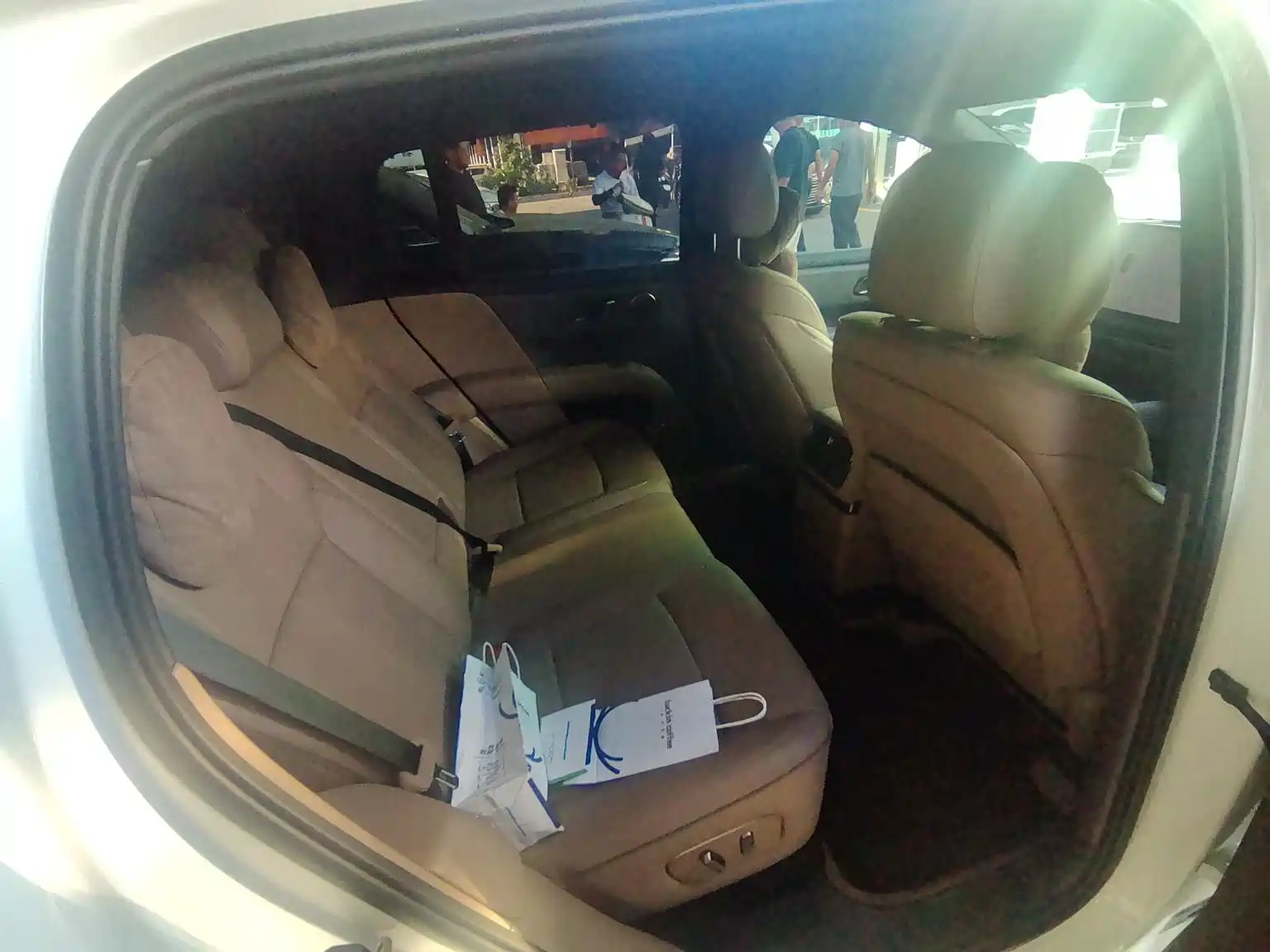 Фото 15 - Li Auto i6