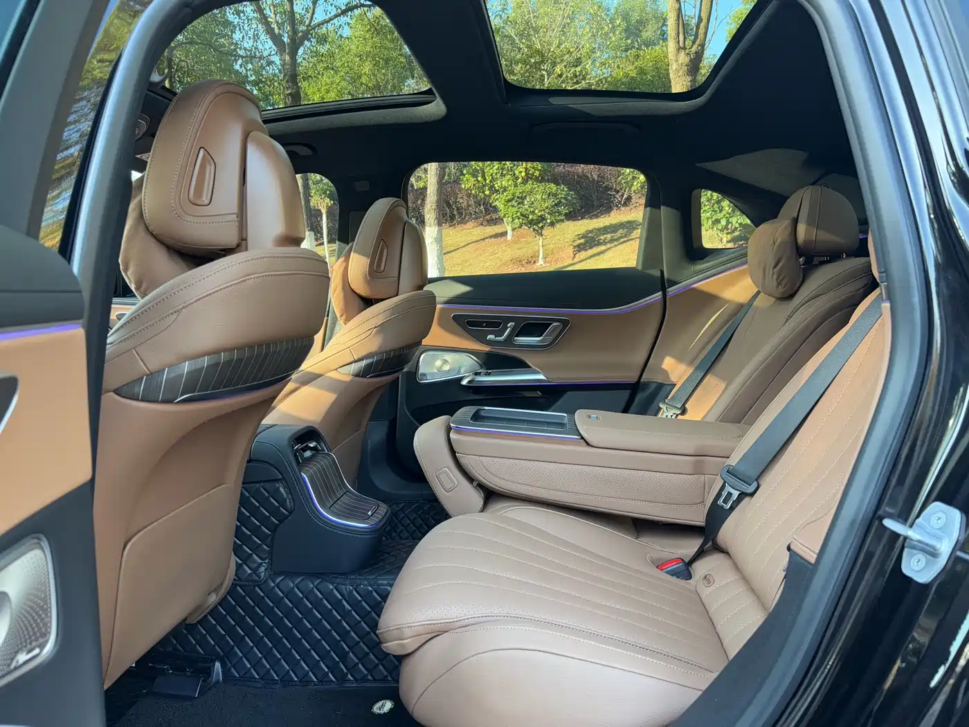 Mercedes-Benz E-Class 2025 E 300 L Luxury фото 5
