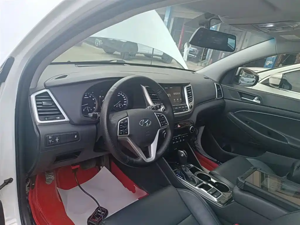 Hyundai Tucson 2015 1.6T Dual Clutch 2WD Smart фото 10