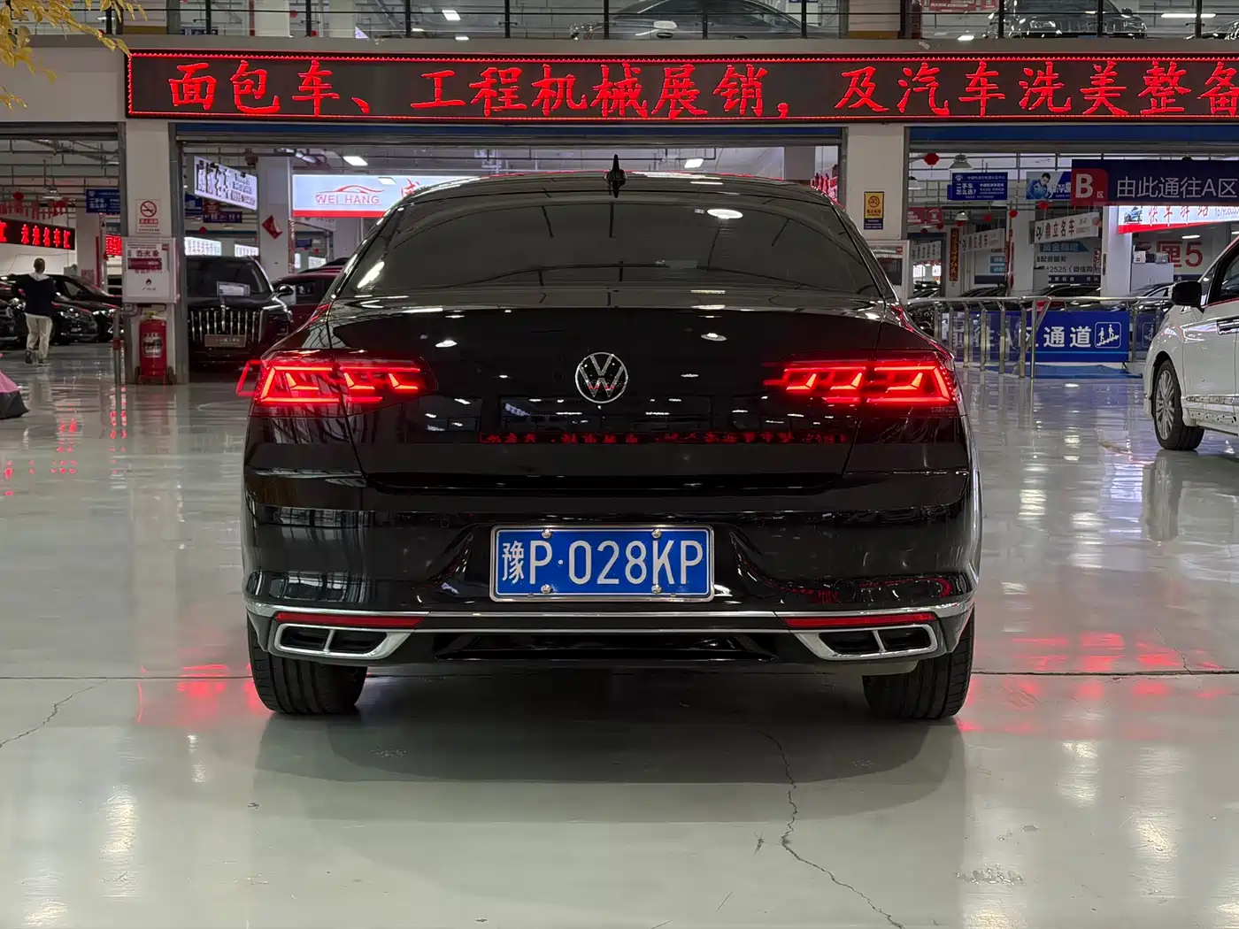 Volkswagen Magotan 2023 Model 2 Million Commemorative Edition 330TSI DSG Luxury фото 8