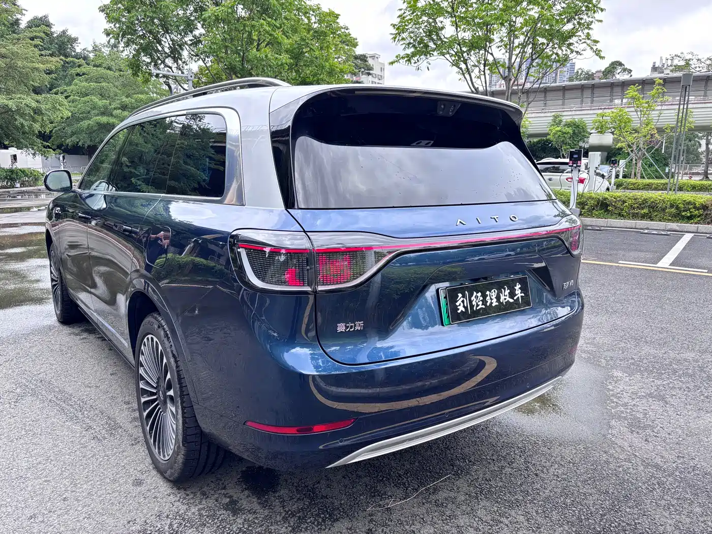 AITO Wenjie AITO M9 2025 Extended Range Ultra 52kWh 6-Seater фото 6