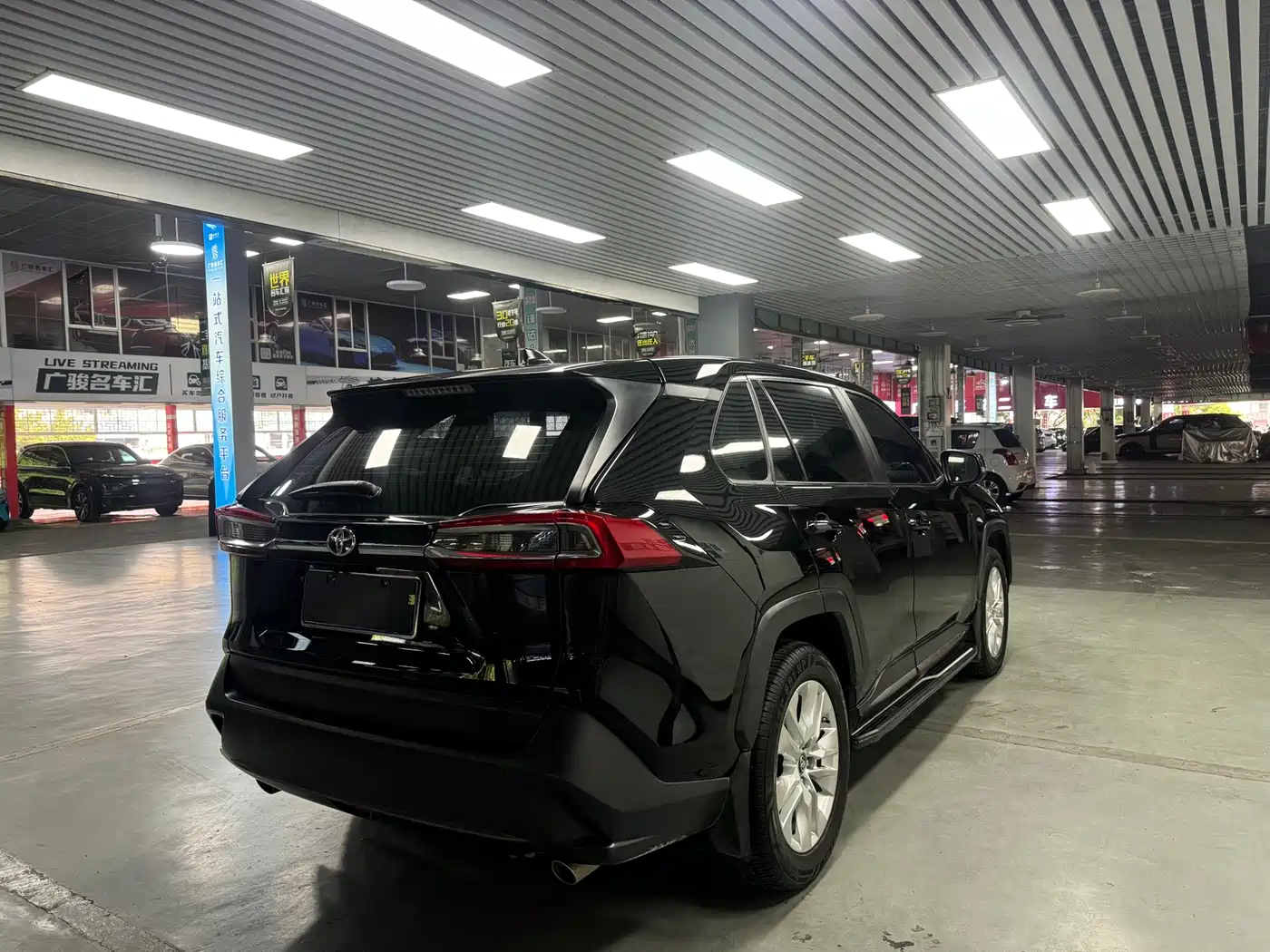 Toyota Wildlander 2022 2.0L CVT FWD Leading Edition фото 7
