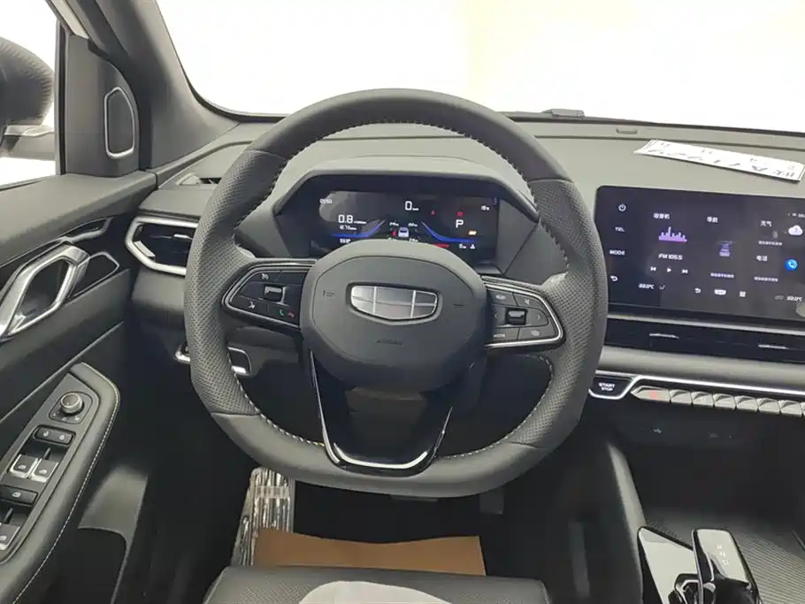 Фото GEELY BINYUE 2026 15
