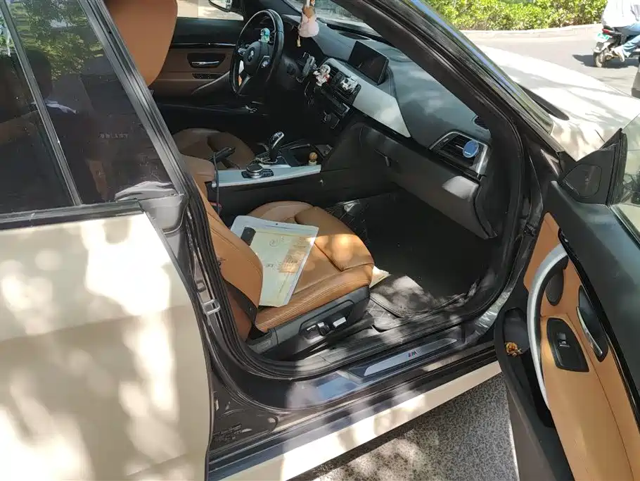 BMW 3 Series GT 2019 320i M Sport Black Night Edition фото 7