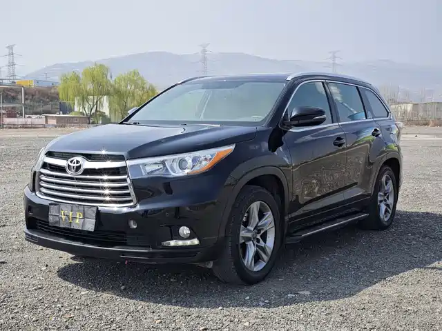 TOYOTA HIGHLANDER
