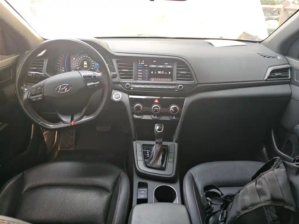 Hyundai Elantra 2020 1.4T DCT Dynamic·Vitality фото 10