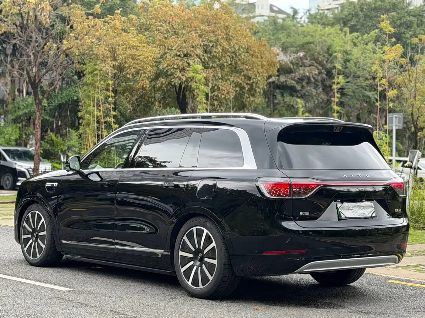 AITO Wenjie AITO M9 2025 Extended Range Ultra 52kWh 6-Seater фото 14