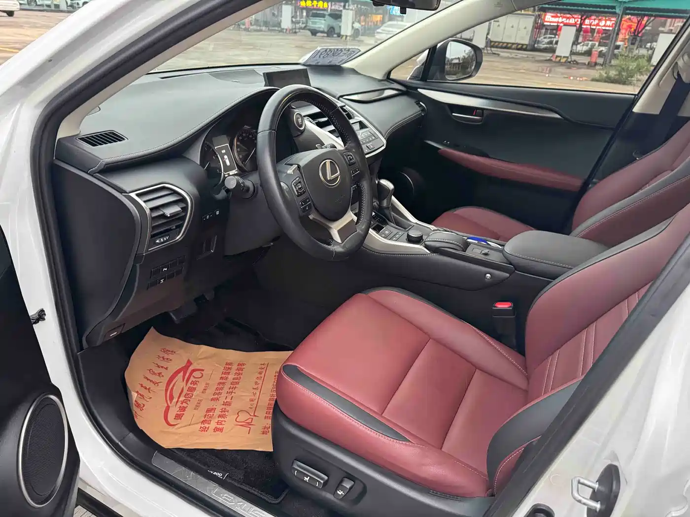 Lexus NX 2016 200 AWD F Sport фото 4