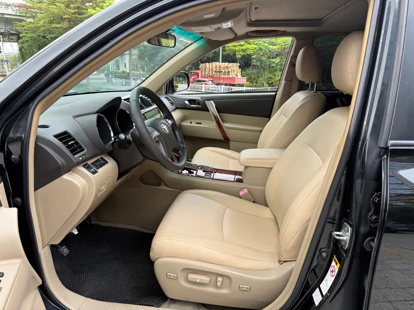 Toyota Highlander 2009 2.7L 2WD 7-seater Luxury Edition фото 7