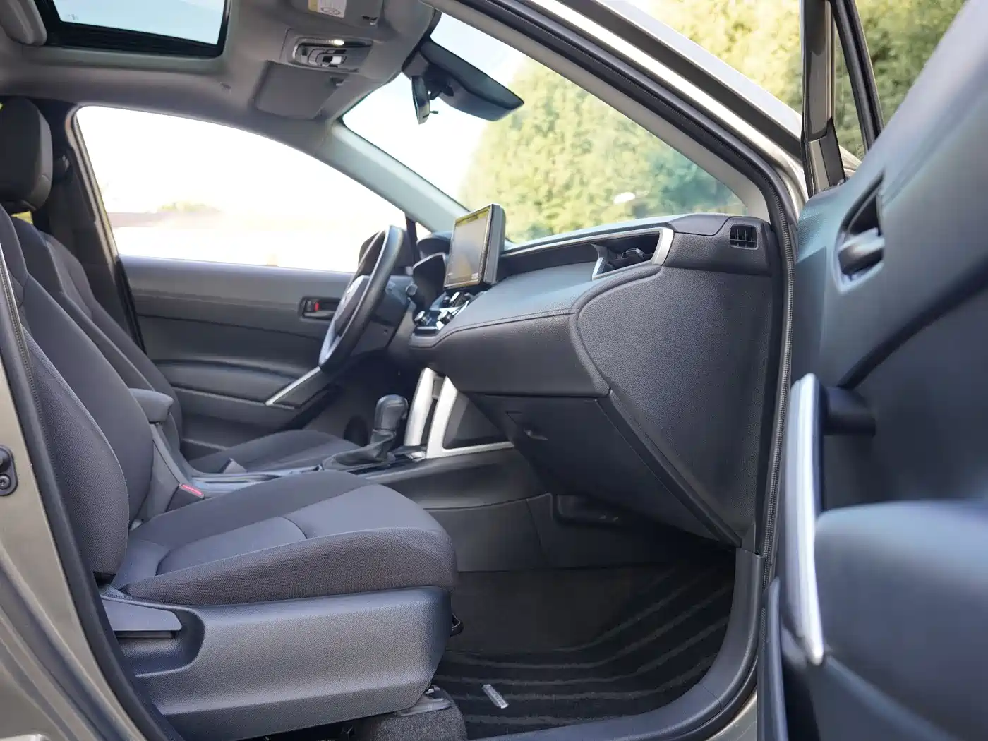 Toyota Corolla Cross 2022 2.0L Elite Edition фото 15