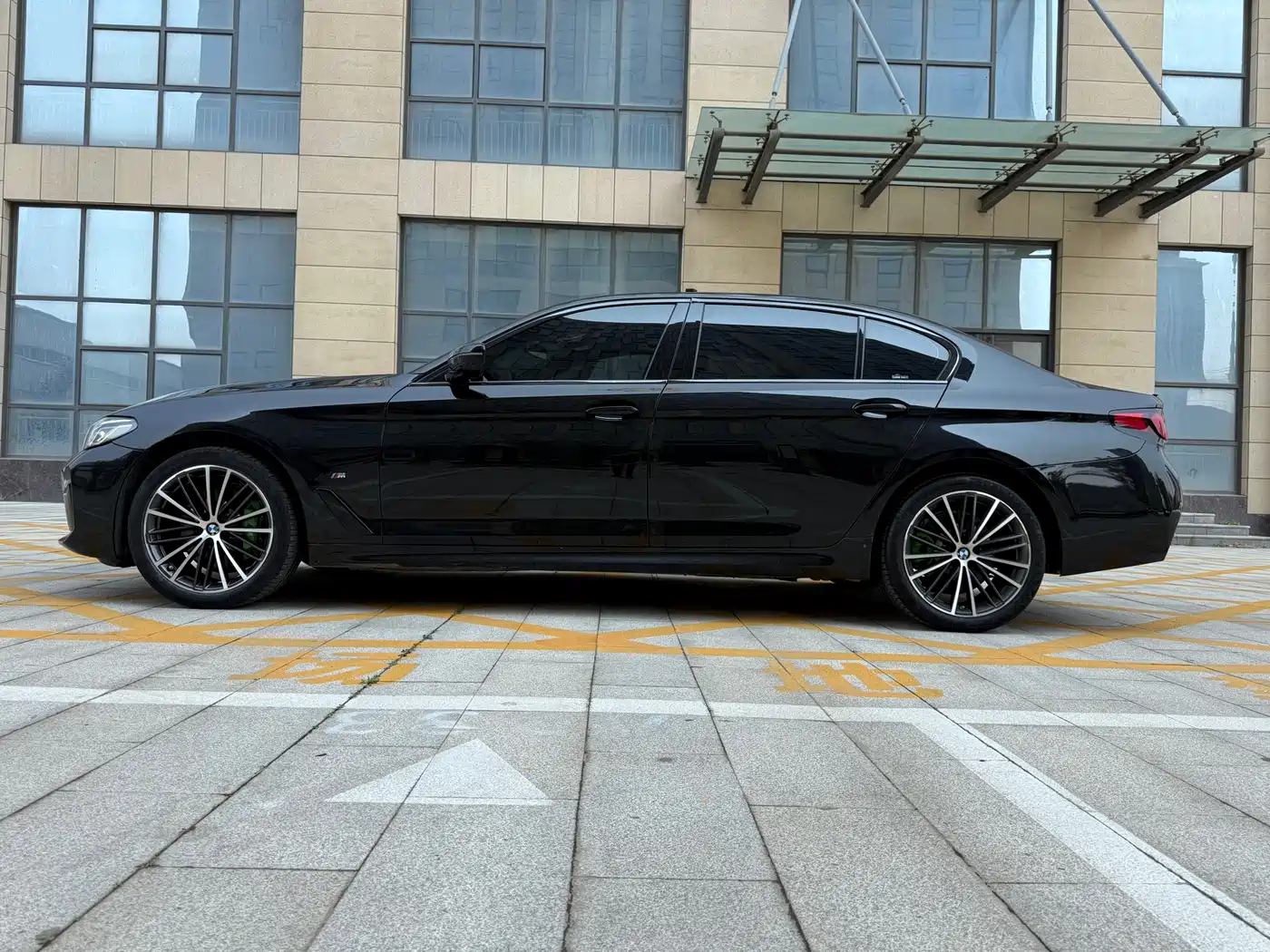 BMW 5 Series 2021 530Li Leading M Sport Package фото 4