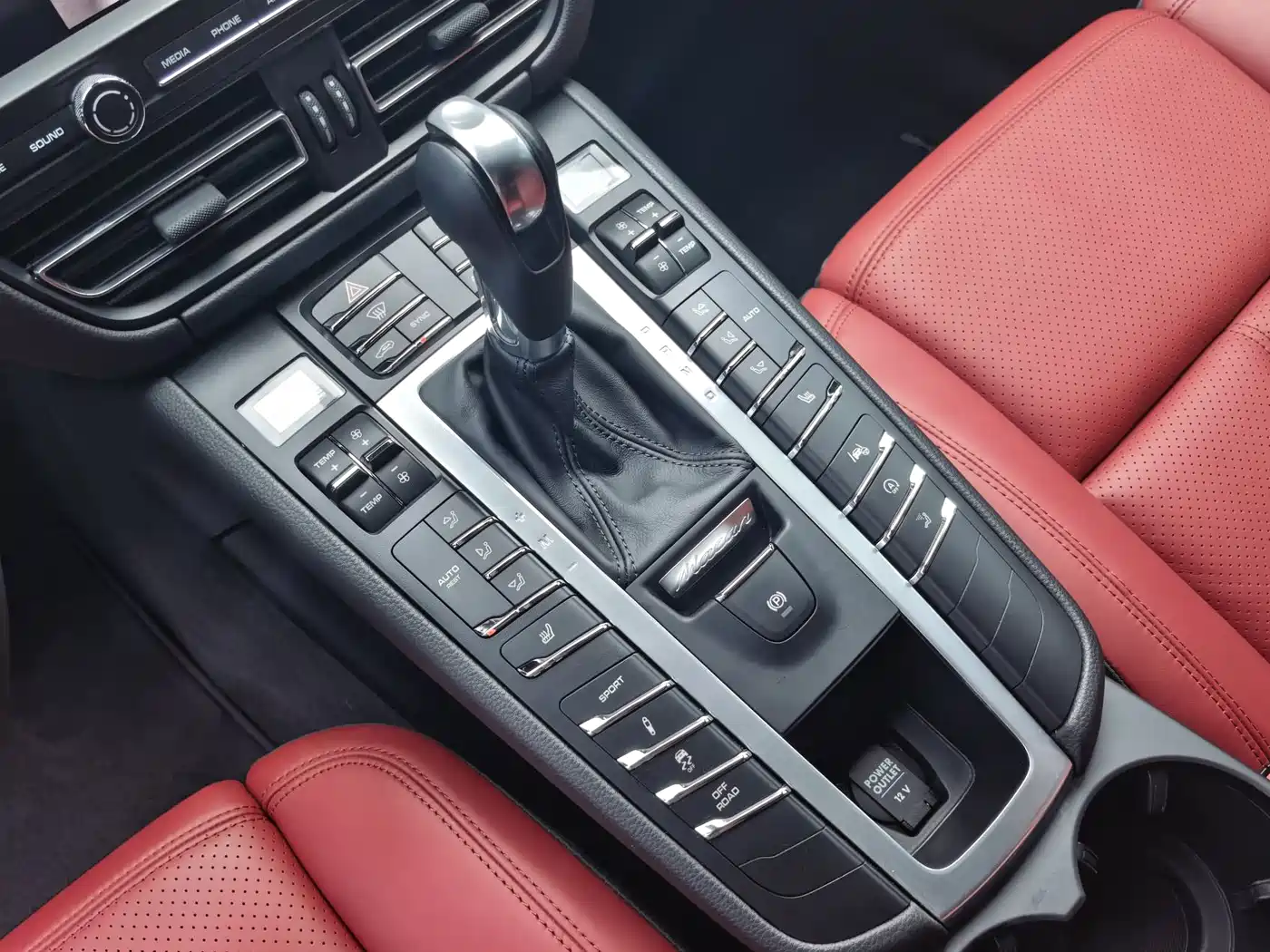 Porsche Macan 2021 Macan 2.0T фото 15