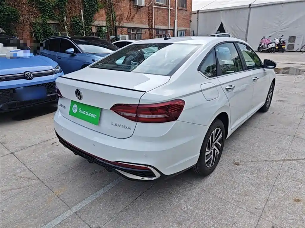 Volkswagen Lavida 2024 Model 300TSI DSG Starlight Leading Edition фото 7