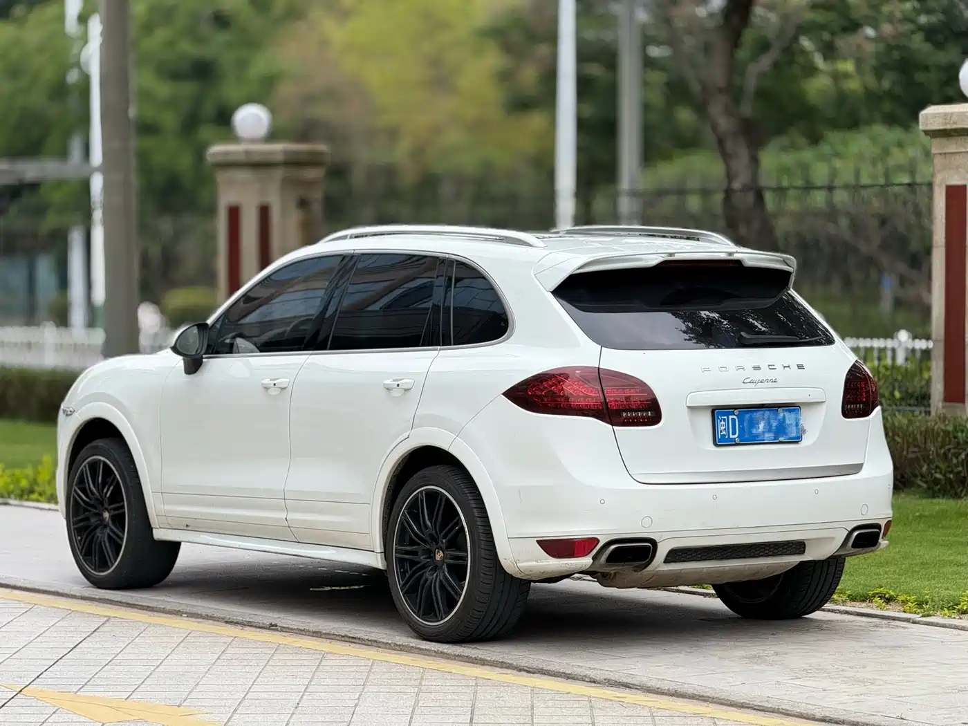 Porsche Cayenne 2014 Cayenne Platinum Edition 3.0T фото 6