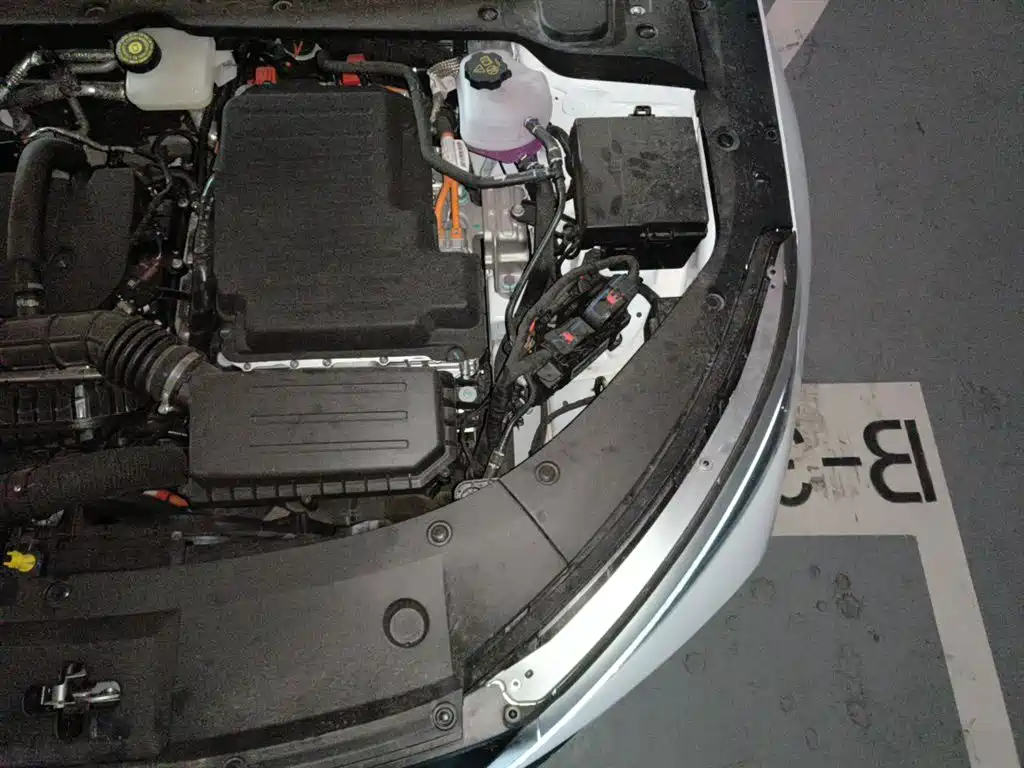 BYD Qin L 2025 DM-i Smart Drive Edition 80KM Leading фото 24