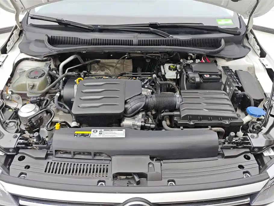 Volkswagen Polo 2021 Plus 1.5L Automatic Colorful Tech Edition фото 10