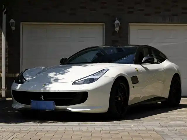  Ferrari GTC4Lusso 2017 3.9T V8