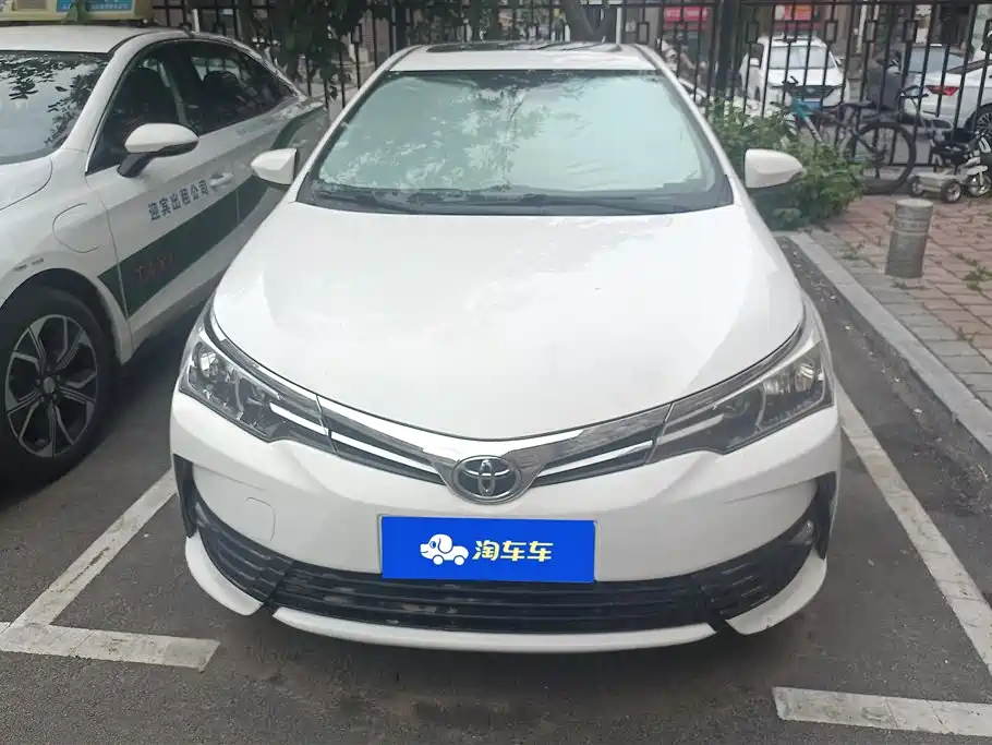 Toyota Corolla 2017 Facelift 1.2T S-CVT GL-i Leather Edition фото 2
