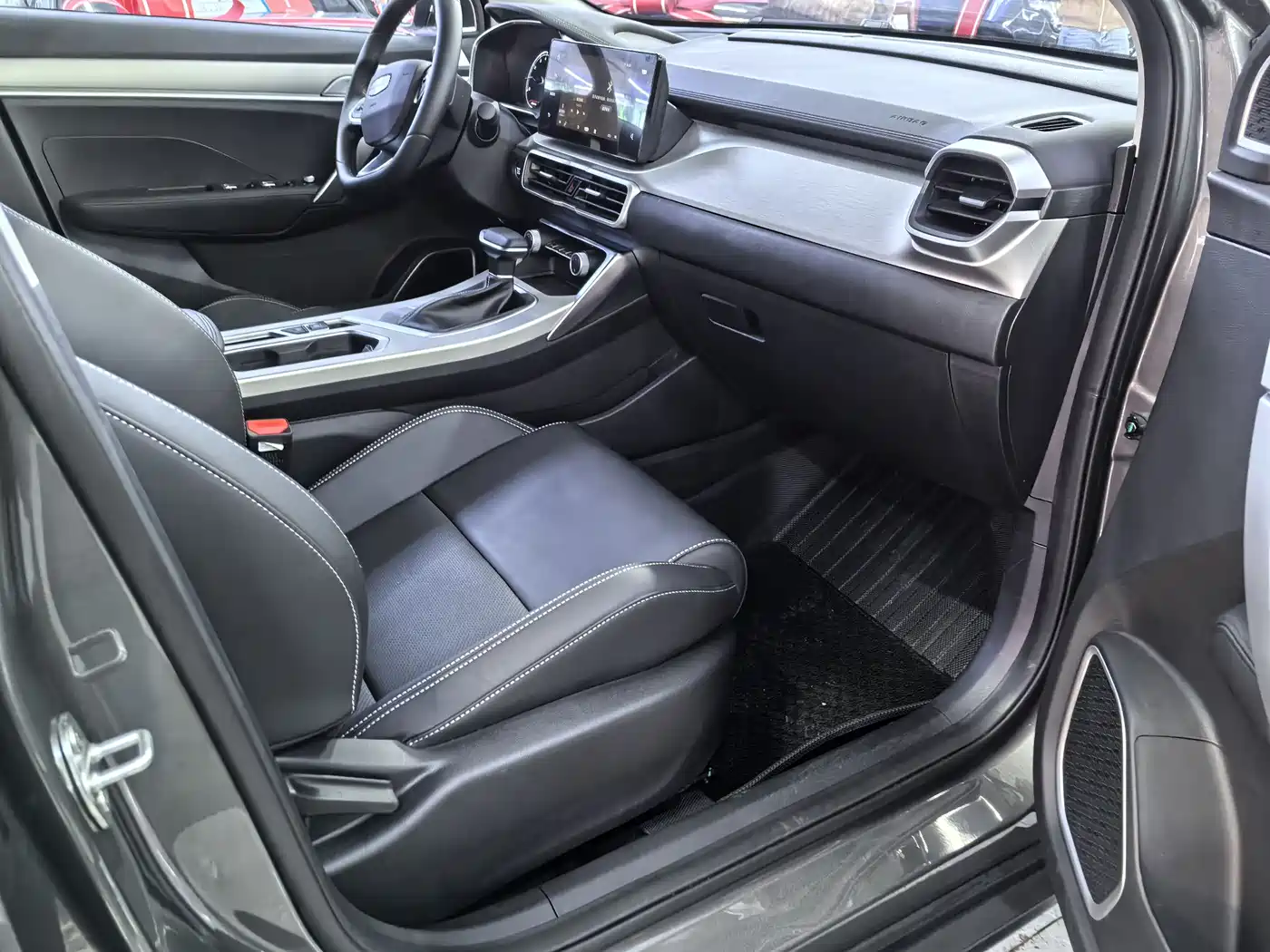 Фото GEELY BINYUE 2026 10