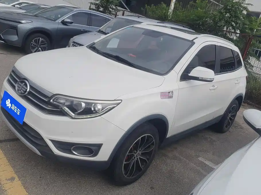 FAW Senya R7 2017 2017 Model 1.6L Manual Luxury