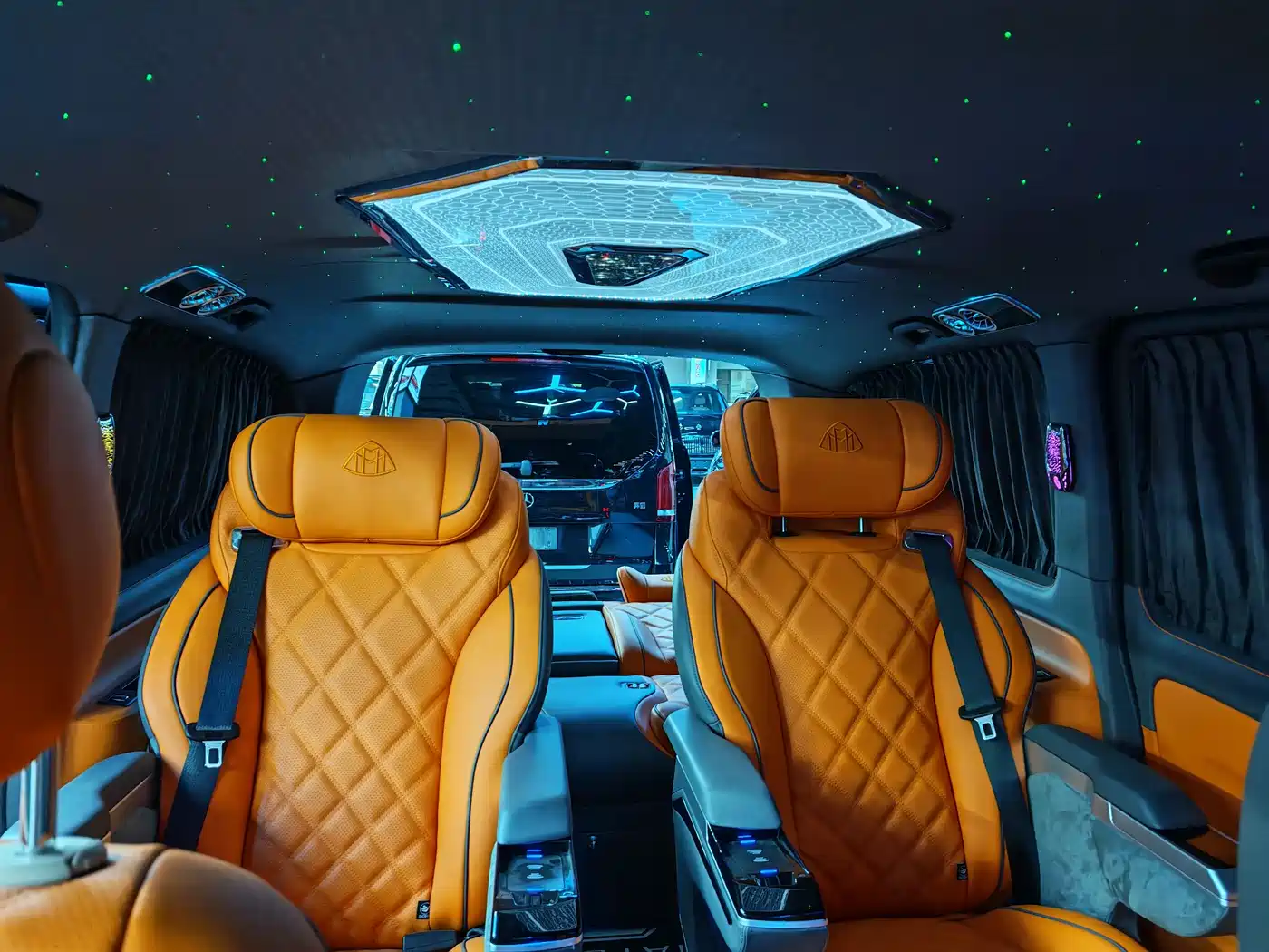 Mercedes-Benz Vito 2021 2.0T Business Edition 7-seater фото 18