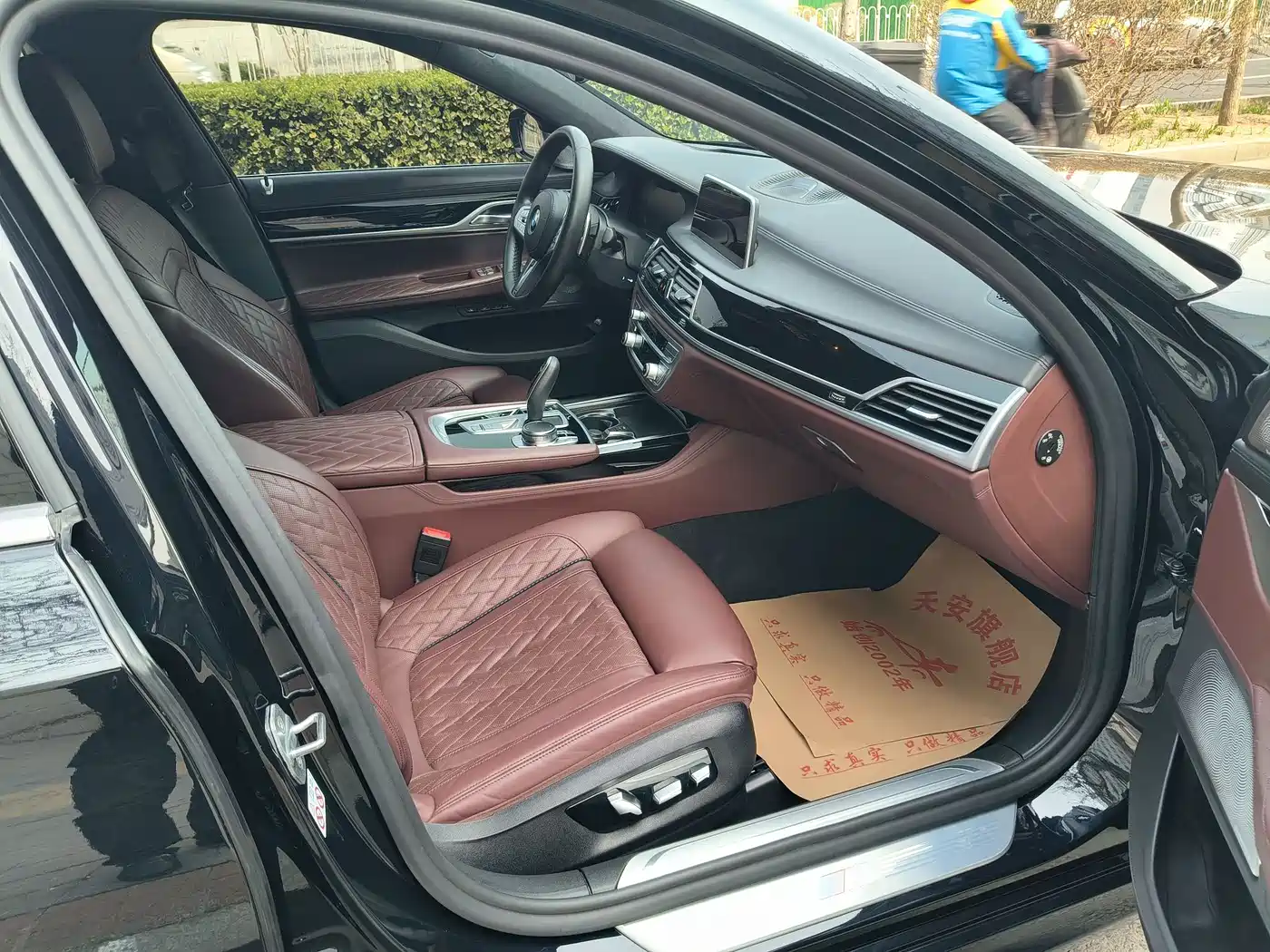 BMW 7 Series 2019 Facelift 740Li xDrive Executive M Sport Package фото 24