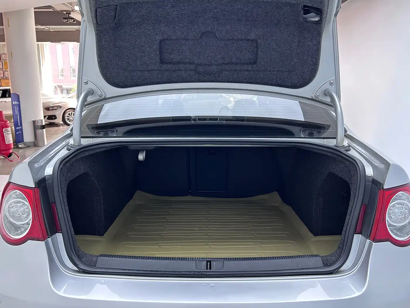 Volkswagen Magotan 2009 1.8TSI DSG Comfort фото 22