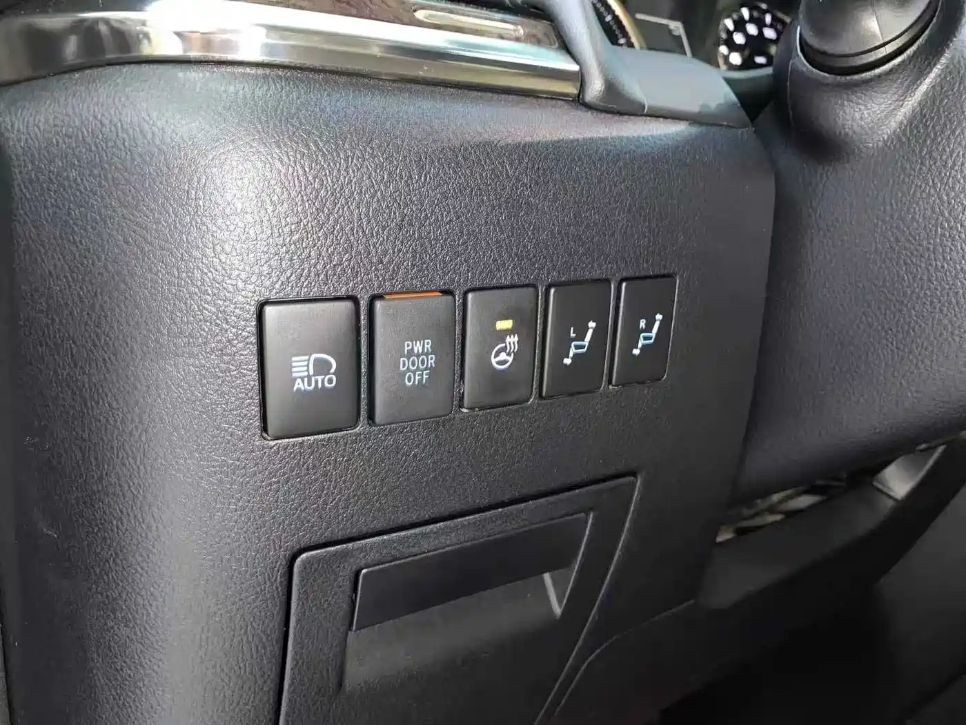 Toyota Alphard 2019 Hybrid 2.5L Premium Edition фото 15