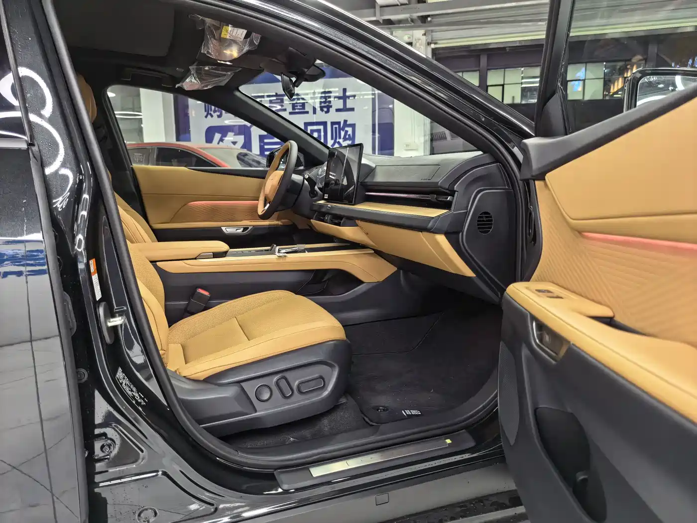 Lexus ES 2025 Model 300h Base Version фото 11