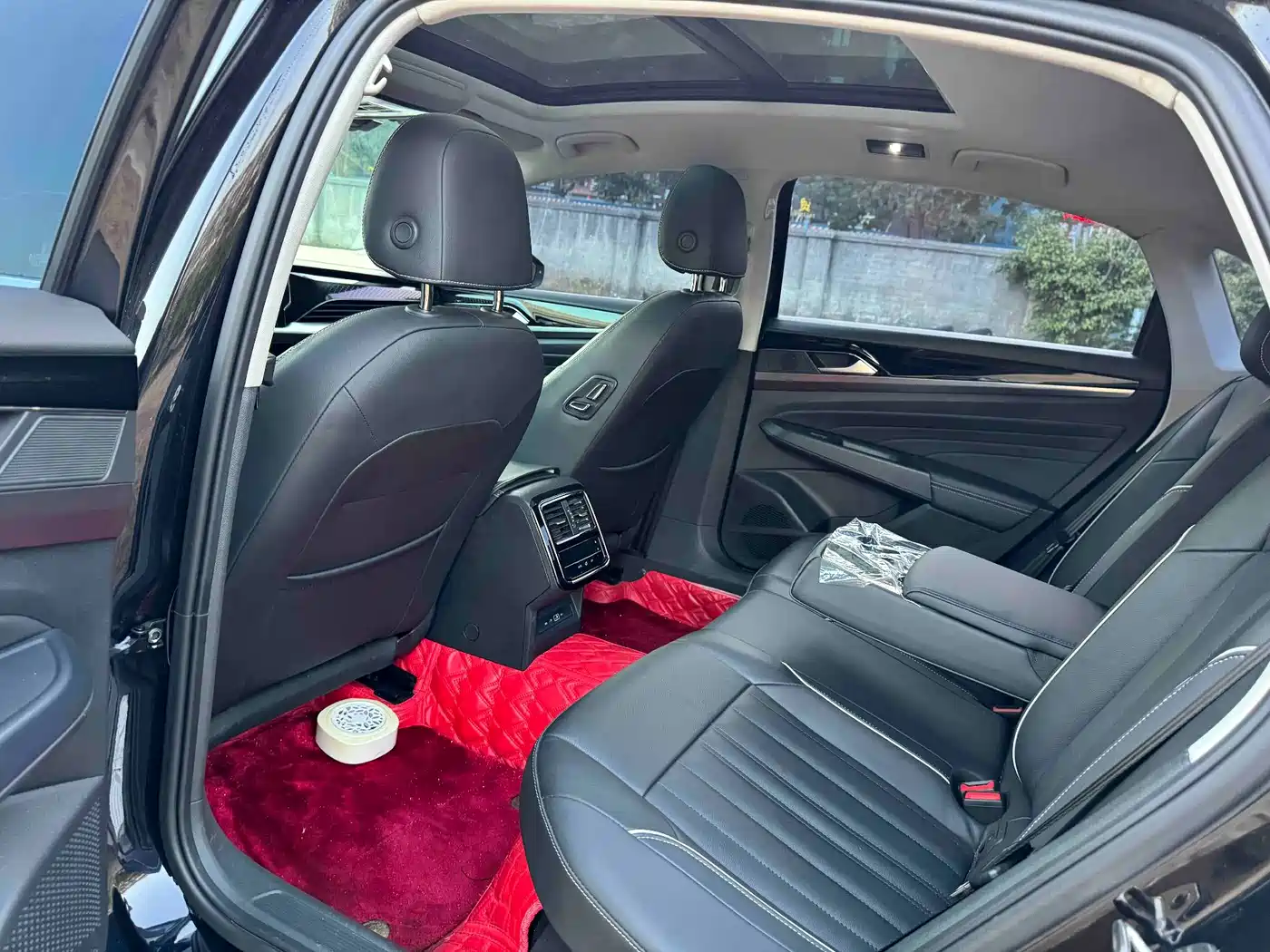 Volkswagen Passat 2022 330TSI Starlight Elite Edition фото 6
