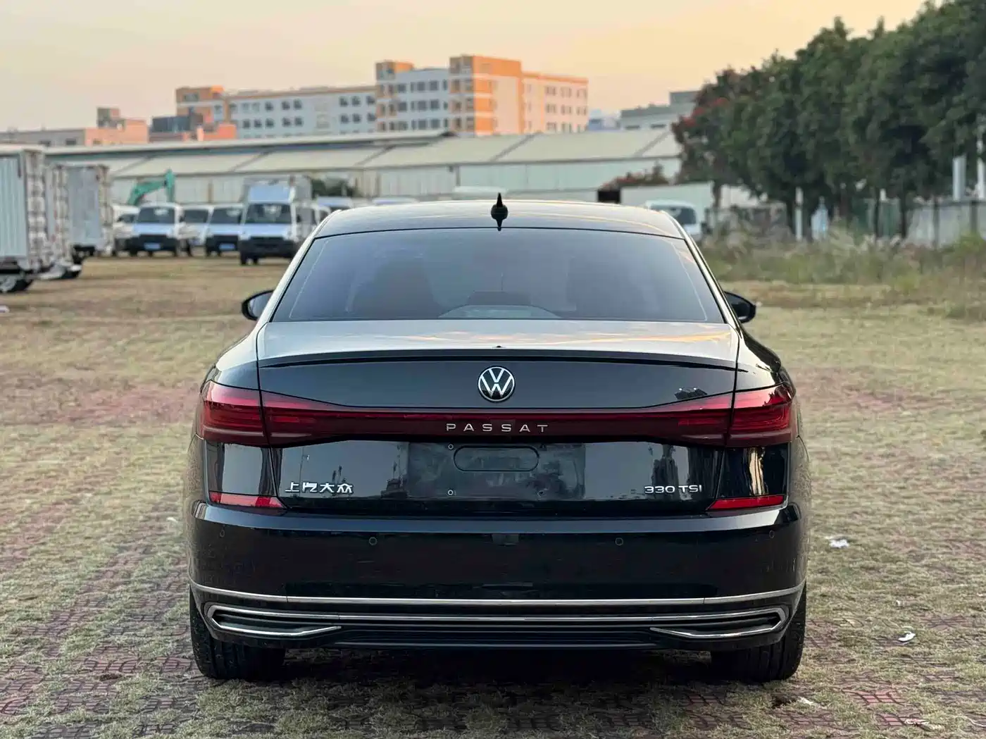 Volkswagen Passat 2022 330TSI Starlight Elite Edition фото 8