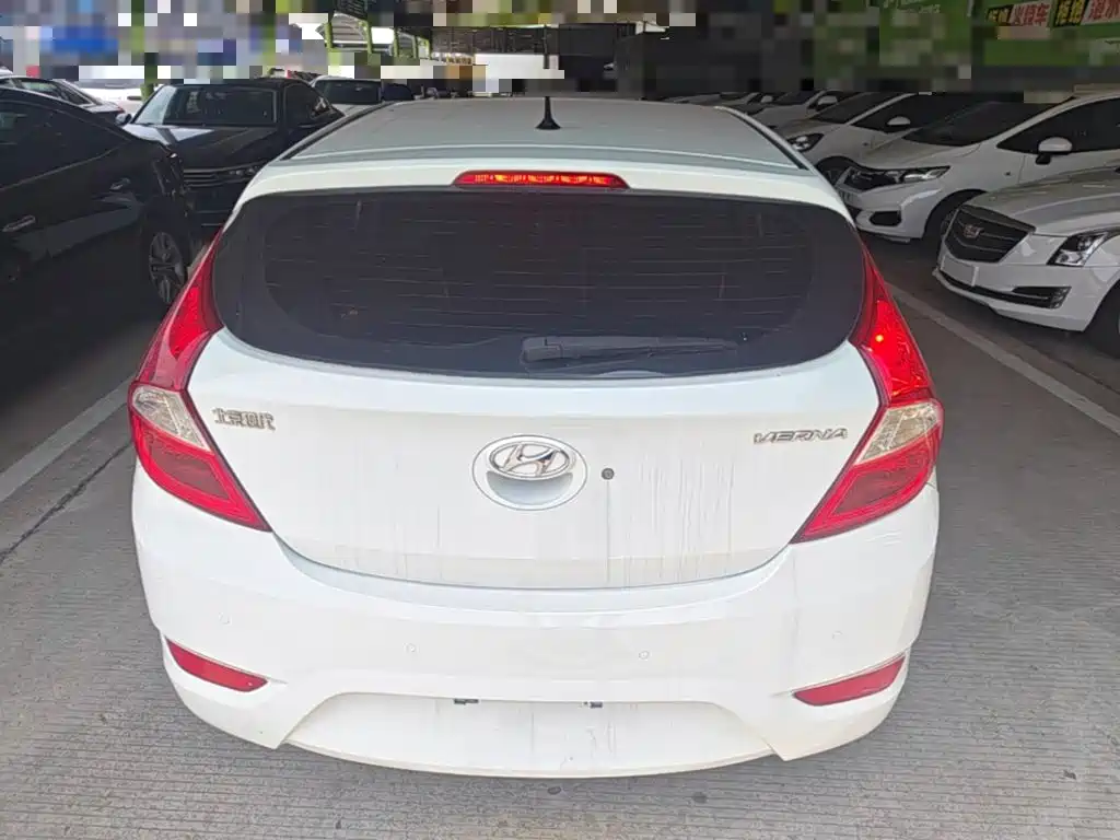 Hyundai Reina 2014 2014 Model 1.4L Automatic GLX