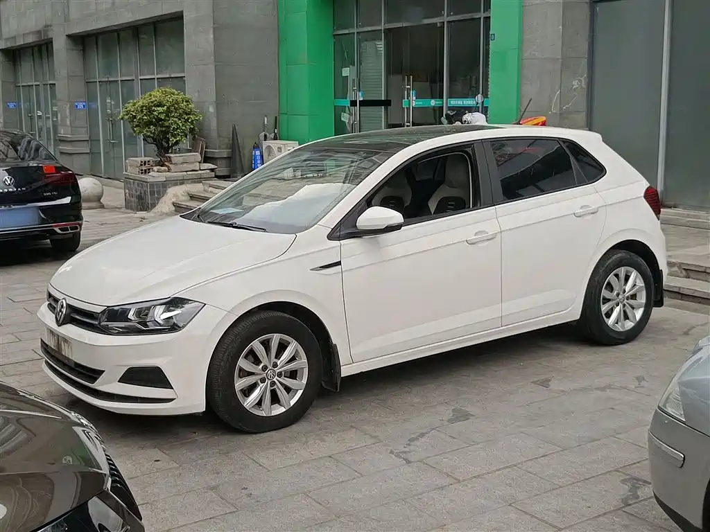 Volkswagen Polo 2019 Plus 1.5L Automatic Colorful Tech Edition