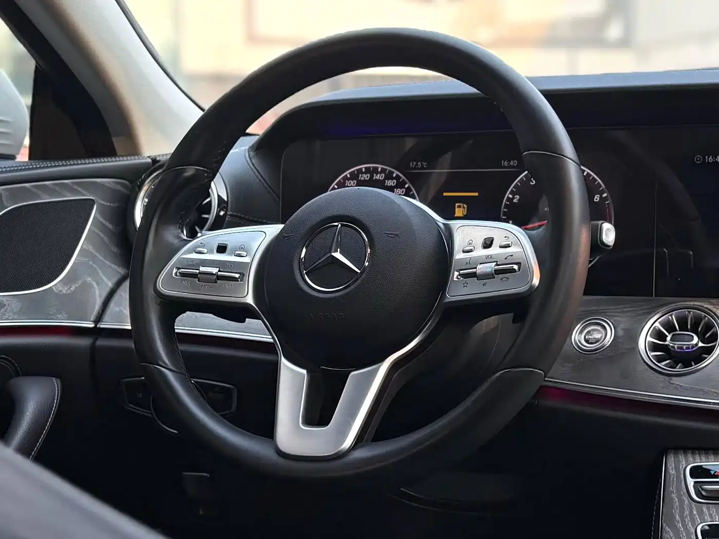 Mercedes-Benz CLS 2018 CLS 300 Dynamic фото 4