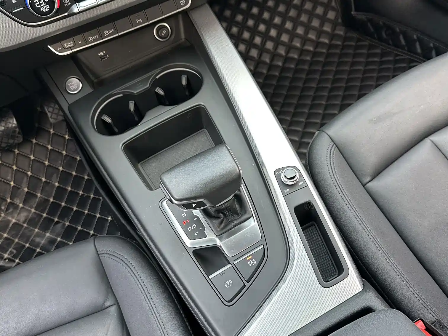 Photo 20 - Audi A4 (Import)