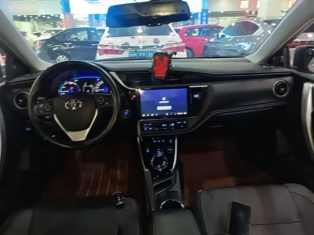 Toyota Corolla Twin Engine E+ 2019 1.8L E-CVT Luxury Edition фото 10